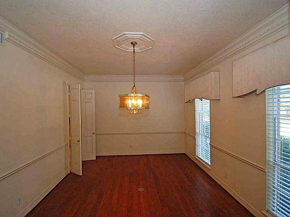 3rd image of 15123 Terrace Oaks Dr