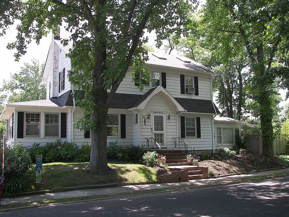Classic Waterfront Colonial