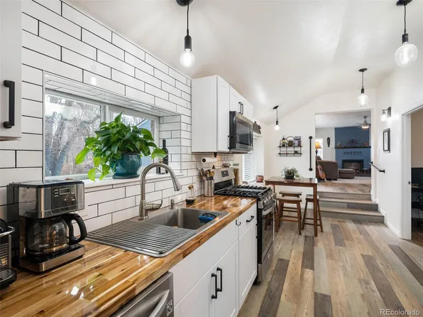 830 S Harlan Street, Lakewood, CO 80226