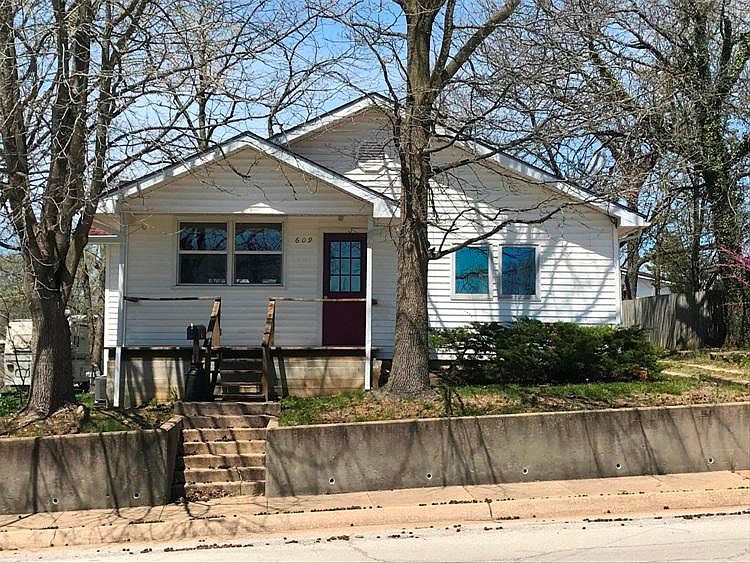 1st image of 609 N Harris St