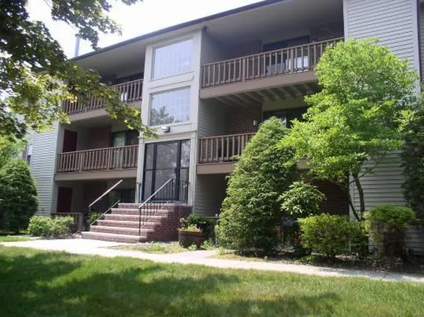 253 Apache Way, Tewksbury, MA 01876