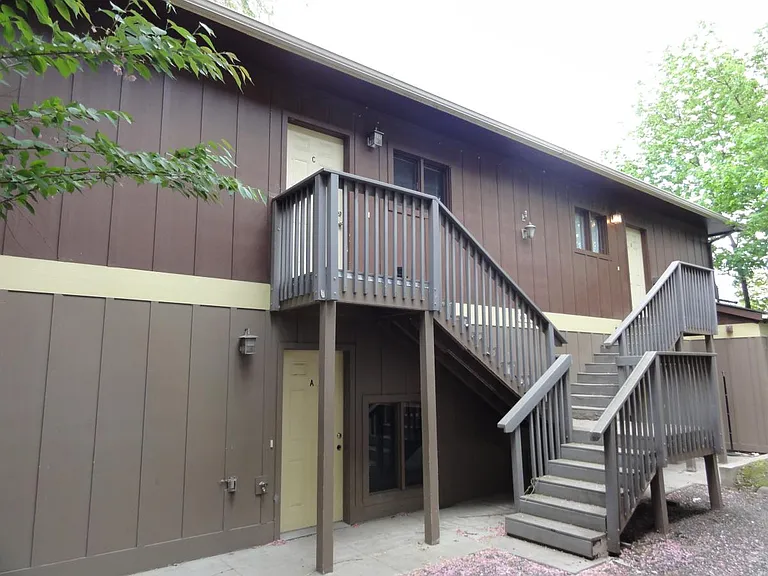 1055 1/2 E Isaacs Ave #A-B — Photo 2