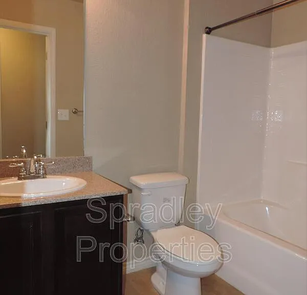 767B E Ridge Blvd — Photo 11