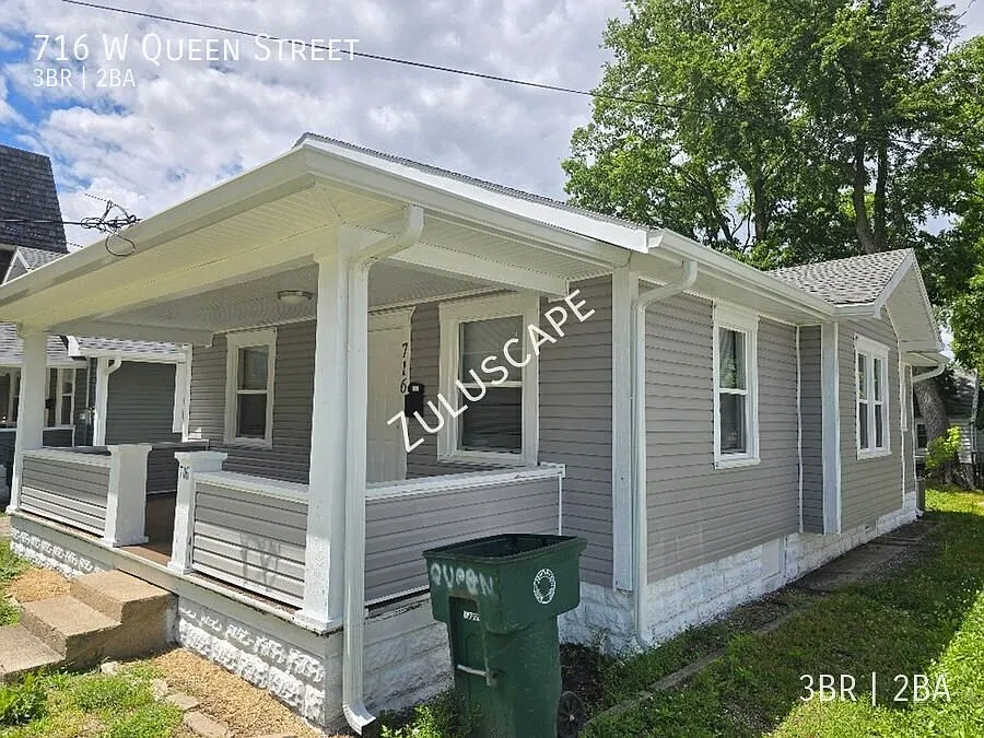 716 W. Queen / Large 3/2 Next to Ball State! — Photo 3