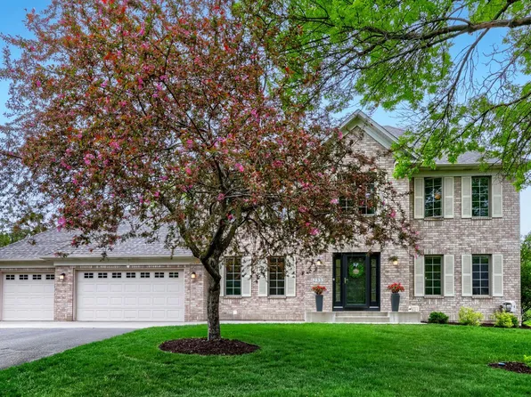2333 Stone Creek Ln W, Chanhassen, MN 55317