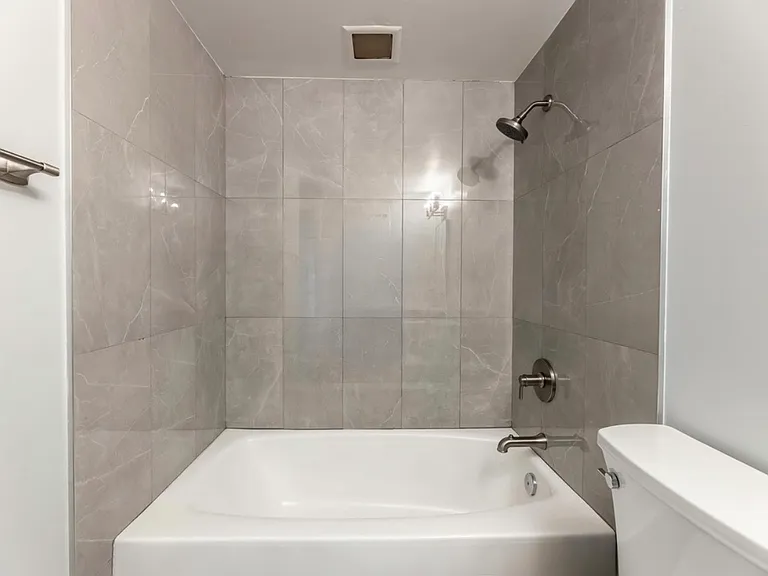 6419 S Oak Park Ave #E16 — Photo 9