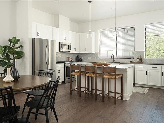5th image of 3700 Clawson Rd Unit 301