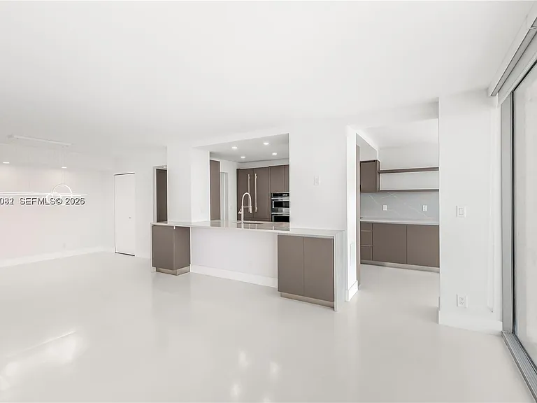 2655 Collins Ave #2302 — Photo 9