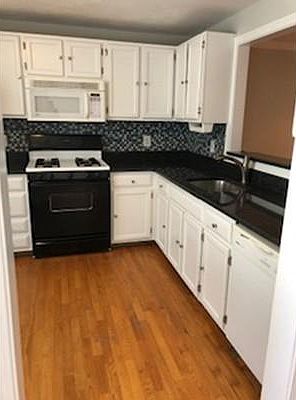 2nd image of 210 W 6th St #208
