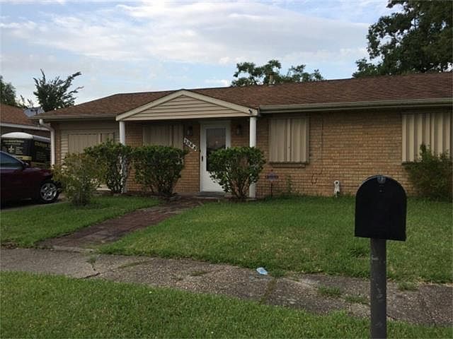1st image of 1065 Sandalwood Dr