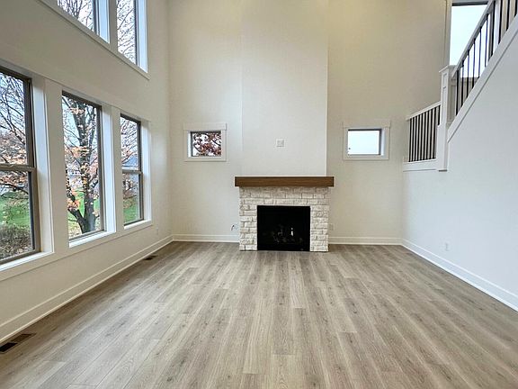 5th image of 6750 Summer Meadows Ct NE #76