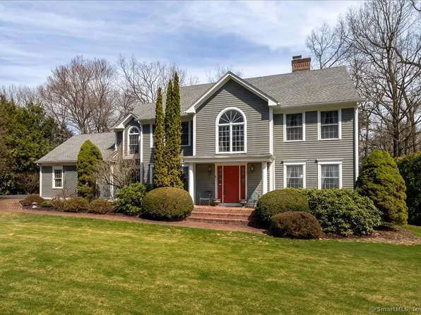 82 Oakridge, Farmington, CT 06085