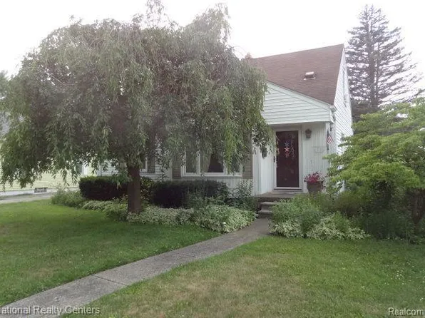 236 S Marias Ave, Clawson, MI 48017