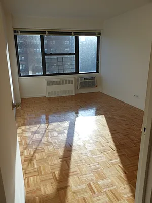 Rented by Realty Operations Group | media 8