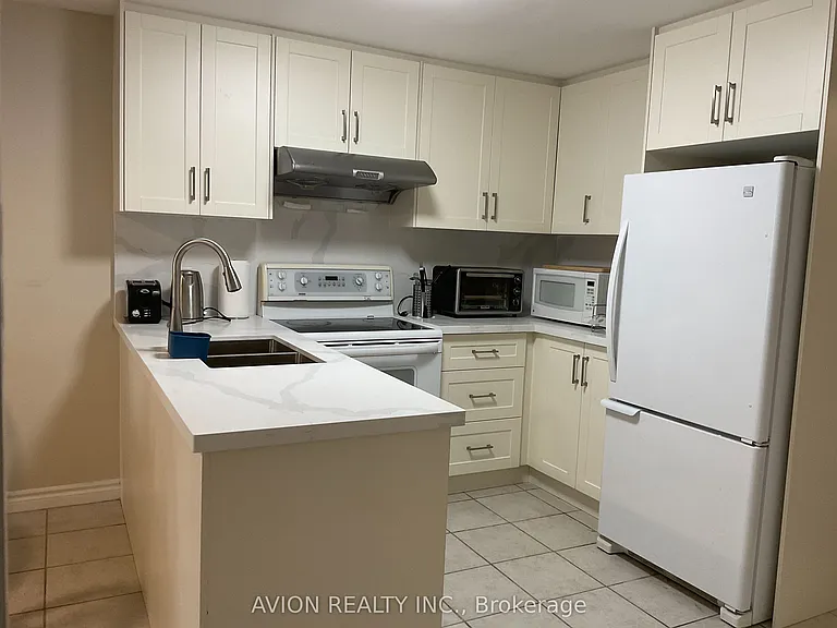 32 Manorheights St — Photo 3