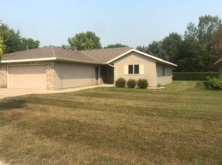 2607 9th St SW, Willmar, MN 56201