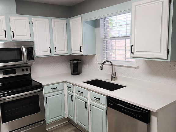 3rd image of 1179 Watson Pl