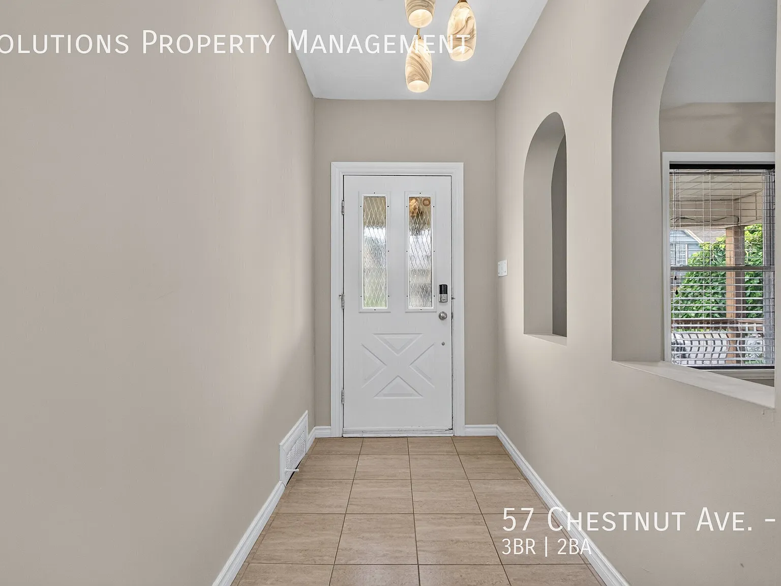 **Bright 3-Bedroom Home with Fenced Yard & Parking** — Photo 4