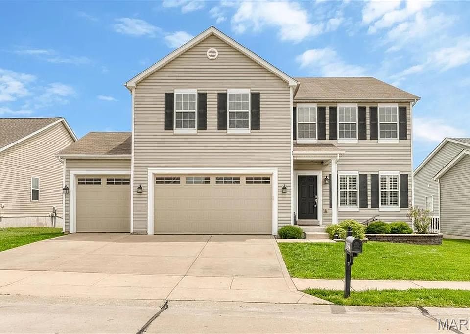 1st image of 1824 English Oak Dr
