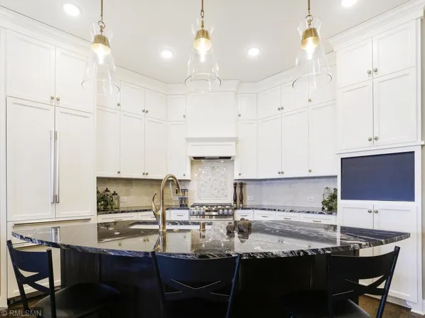 15420 Oakcroft Pl APT 326, Wayzata, MN 55391