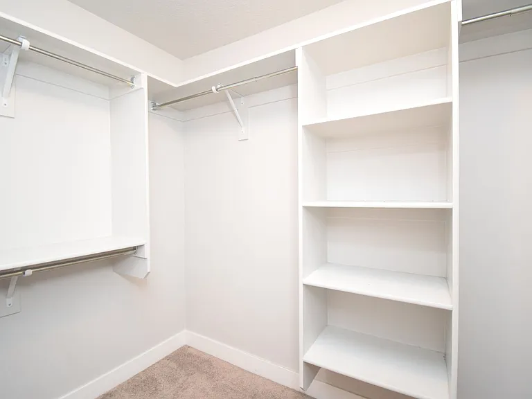 904 W Ellsworth St — Photo 15