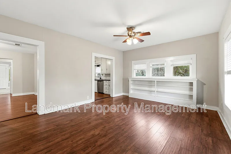 3 bed, 2.0 bath, 1396 sqft, $1,550 — Photo 4
