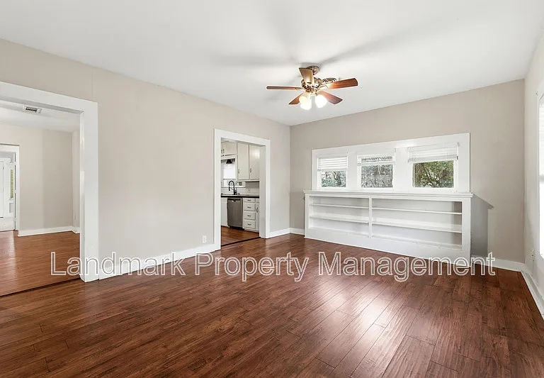 405 College St — Photo 4