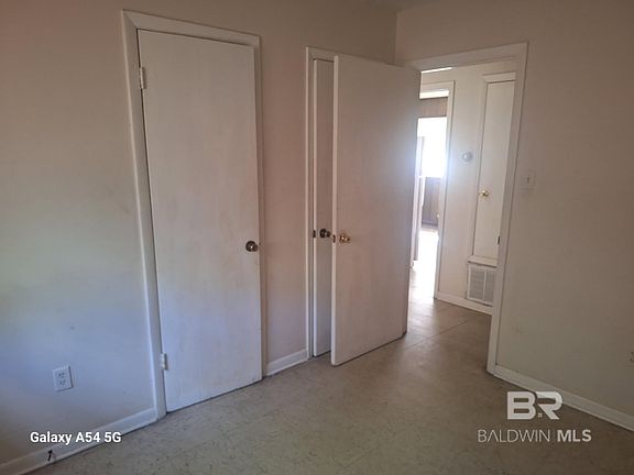 4th image of 2211 Wolf Ridge Rd #B