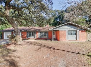 129 Woodhaven Dr, Gulfport, MS 39507