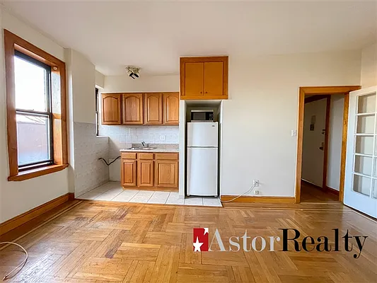 Rented by Astor Realty | media 15