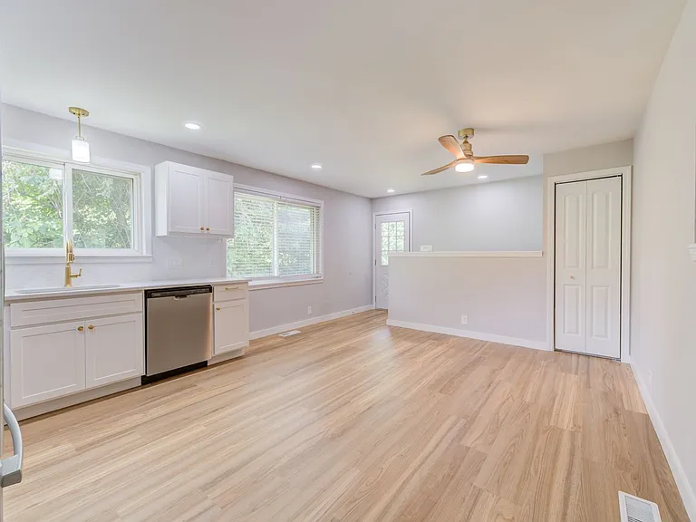 2303 Ida Dr — Photo 6