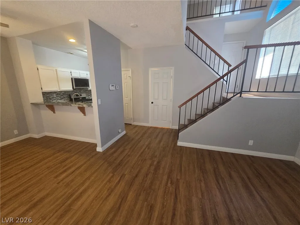2 bed, 2.5 bath, 1149 sqft, $1,820 — Photo 3