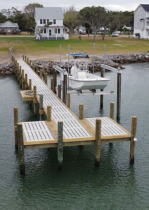 2nd image of 612 Island Rd