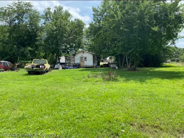 Clayton Ave, Poteau, OK 74953