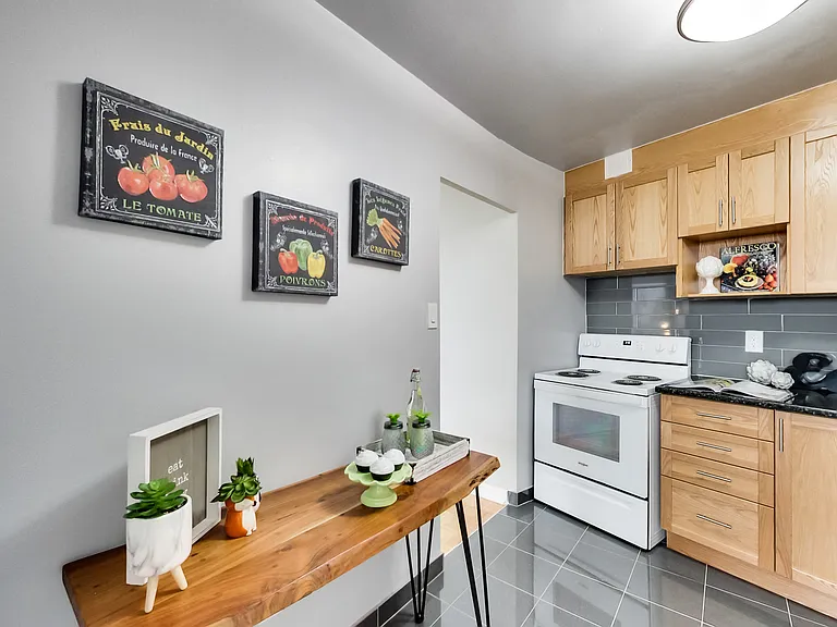 6000 Bathurst St — Photo 35