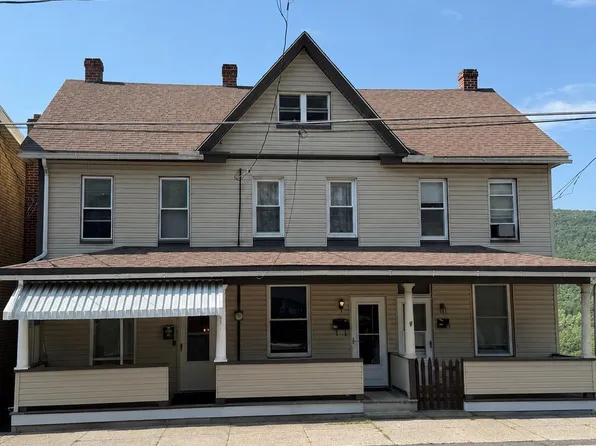 70 E Railroad St, Nesquehoning, PA 18240