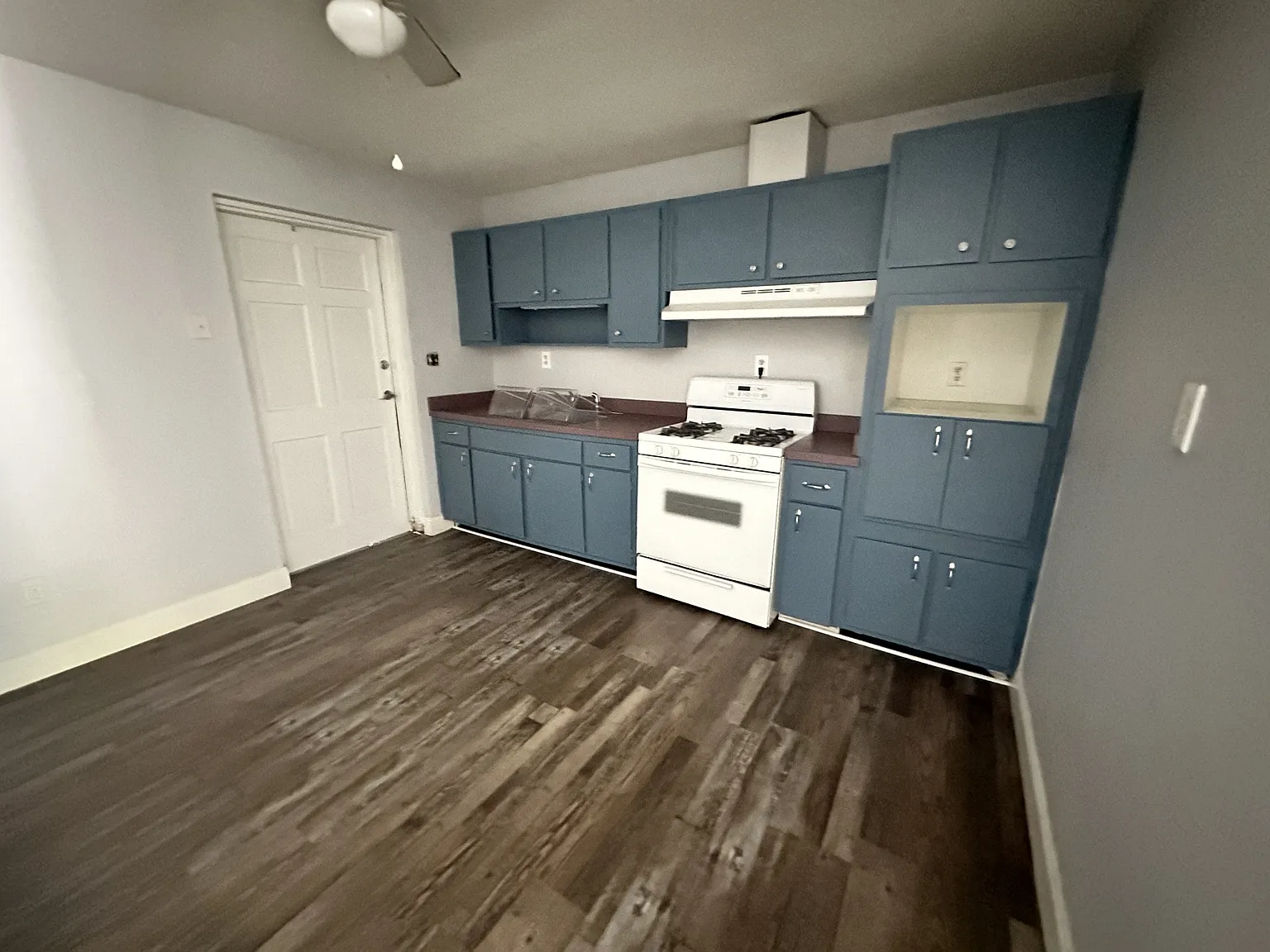 2014 NE 3rd St - 1 — Photo 3
