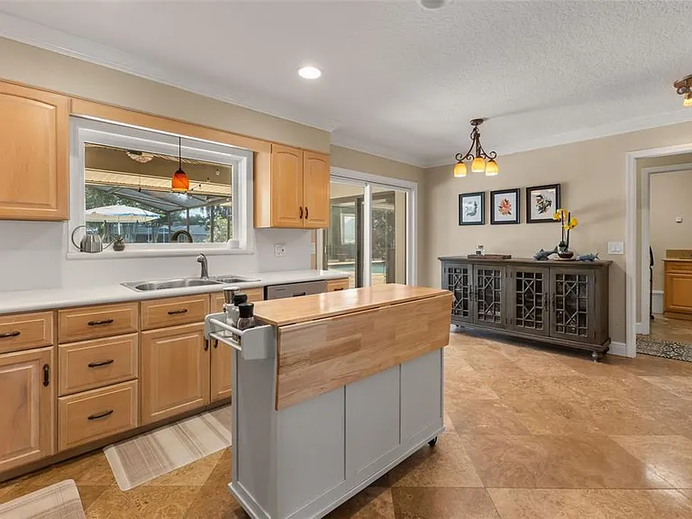 180 Springwood Trl — Photo 10