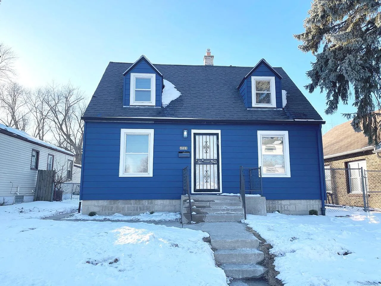 4909 North 20th STREET photo 1