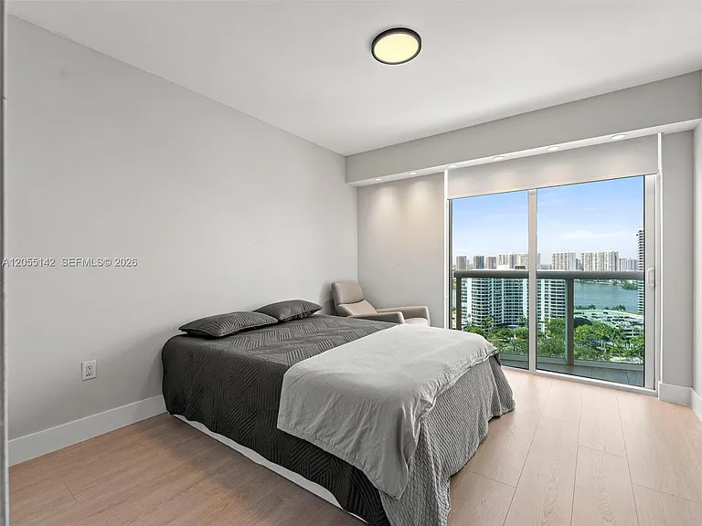 19400 Turnberry Way #1911 — Photo 34