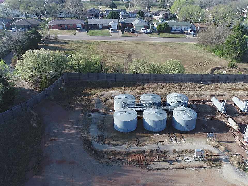 2nd image of 1202 E Virginia Ave