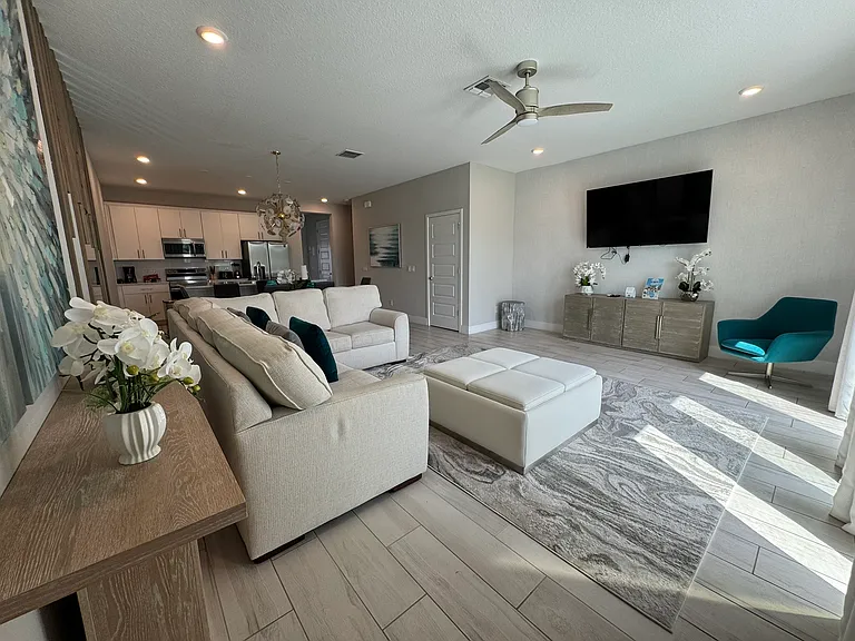 768 Driving Range Ct — Photo 22