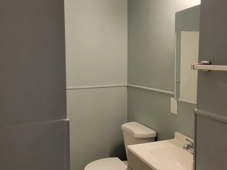 957 Chestnut St #B — Photo 8
