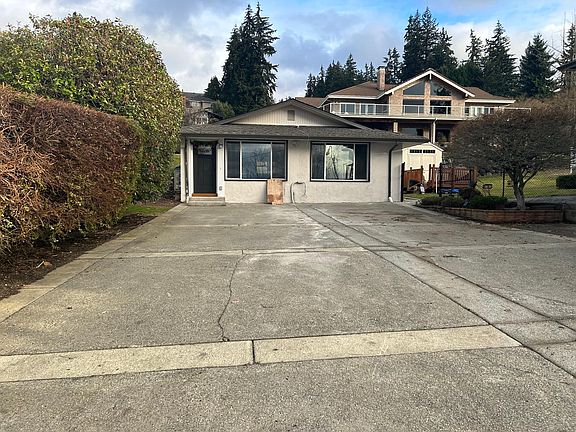3rd image of 448 W Lake Sammamish Pkwy NE