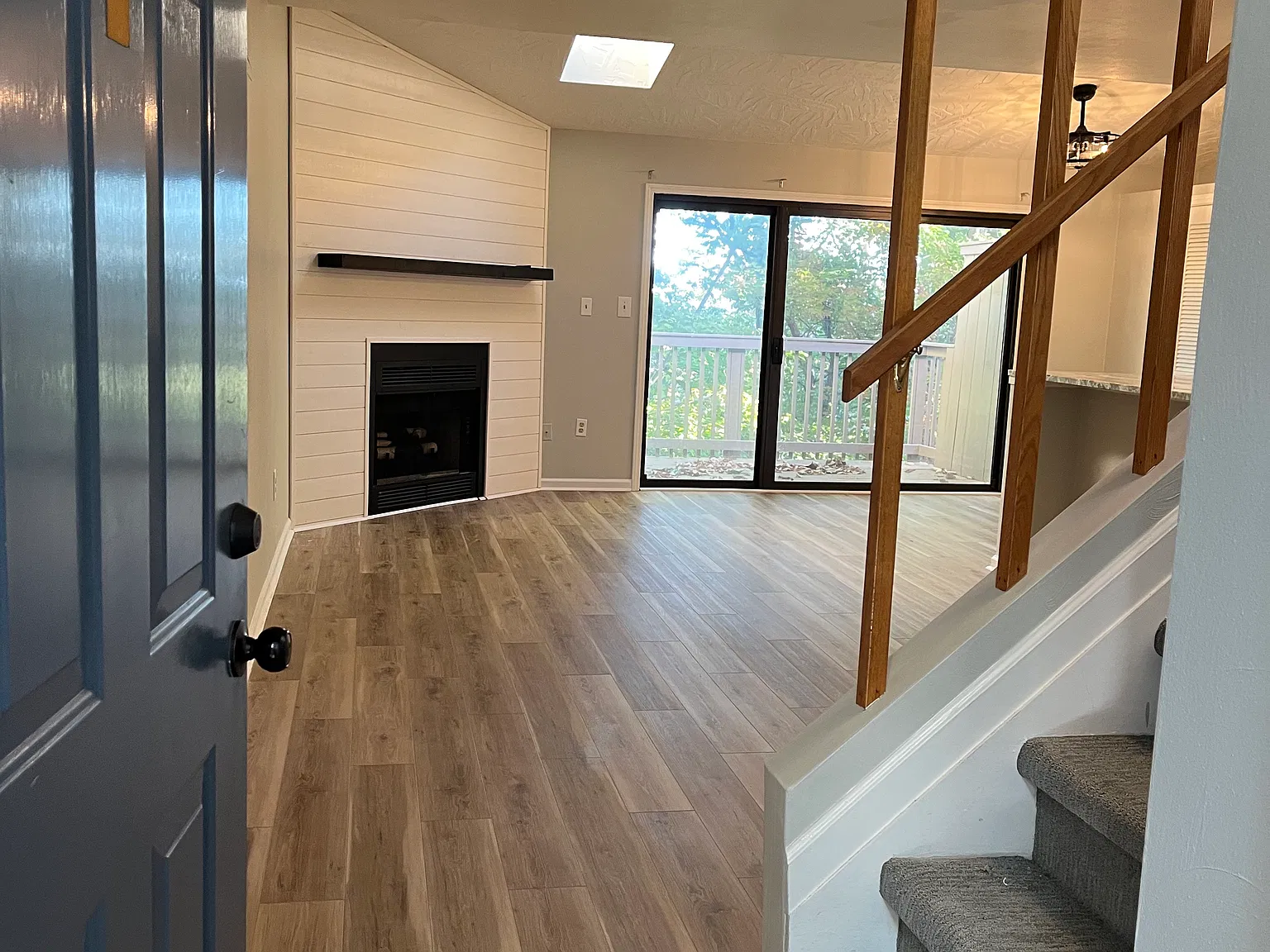 2 bed, 1027 sqft, $1,800 — Photo 3