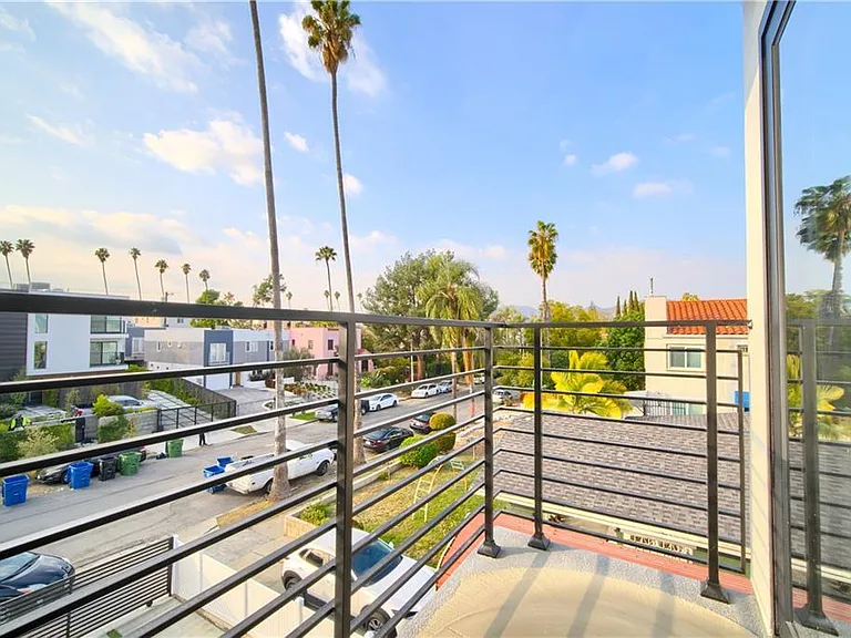 616 N Mariposa Ave — Photo 34