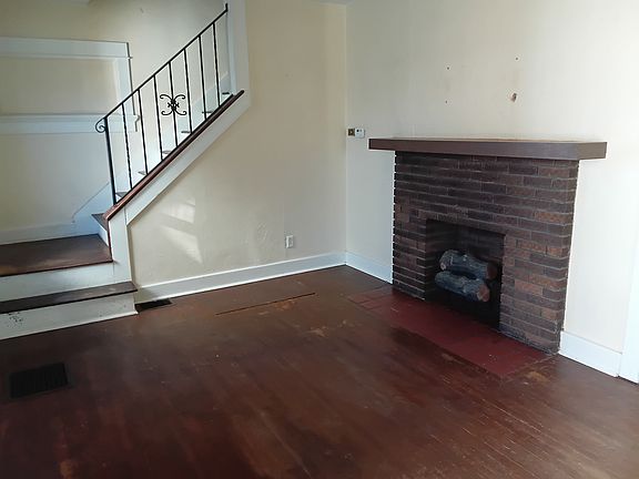 4th image of 1214 Pursell Ave