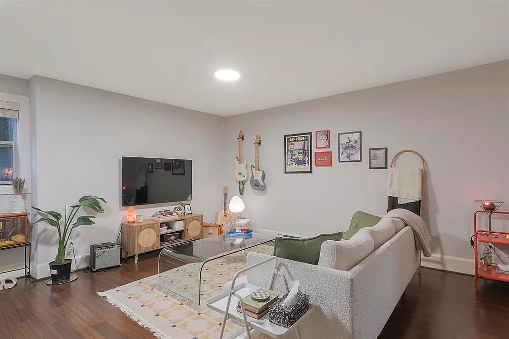1 bed, 700 sqft, $1,850 — Photo 3