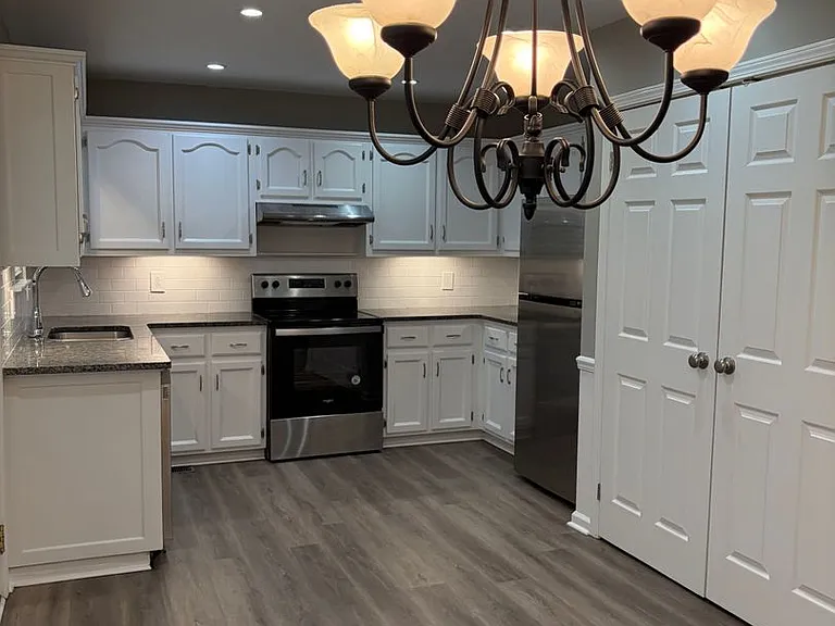 6877 Briarwood Dr — Photo 15