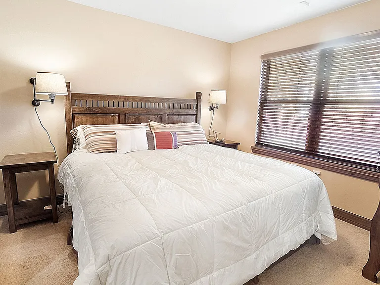44 Linden Ln — Photo 36